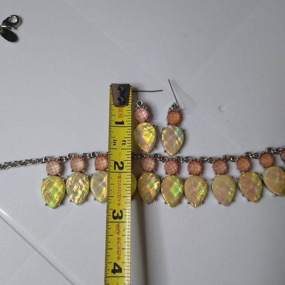 Vintage Charming Charlie Metal And Plastic Necklace And Earring Set - Picture 12 of 16